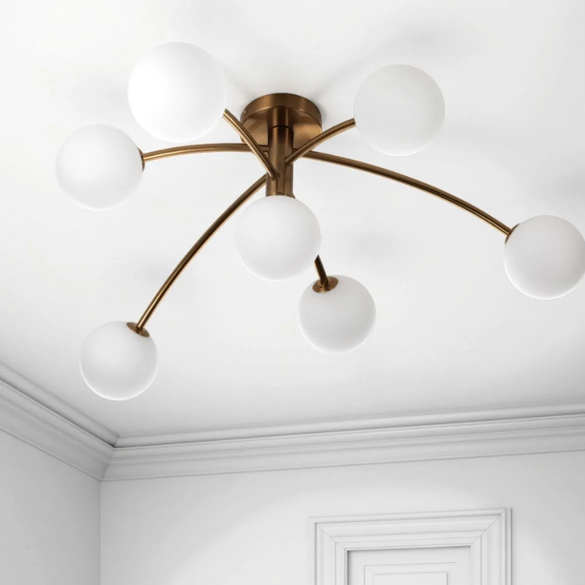Arches lampadario / plafoniera in acciaio oro opaco e 7 sfere vetro bianco opaco 88x88xh38 cm
