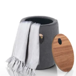 Barril dark grey pouf imbottito contenitore in tessuto grigio scuro e legno finitura rovere d40xh45 cm
