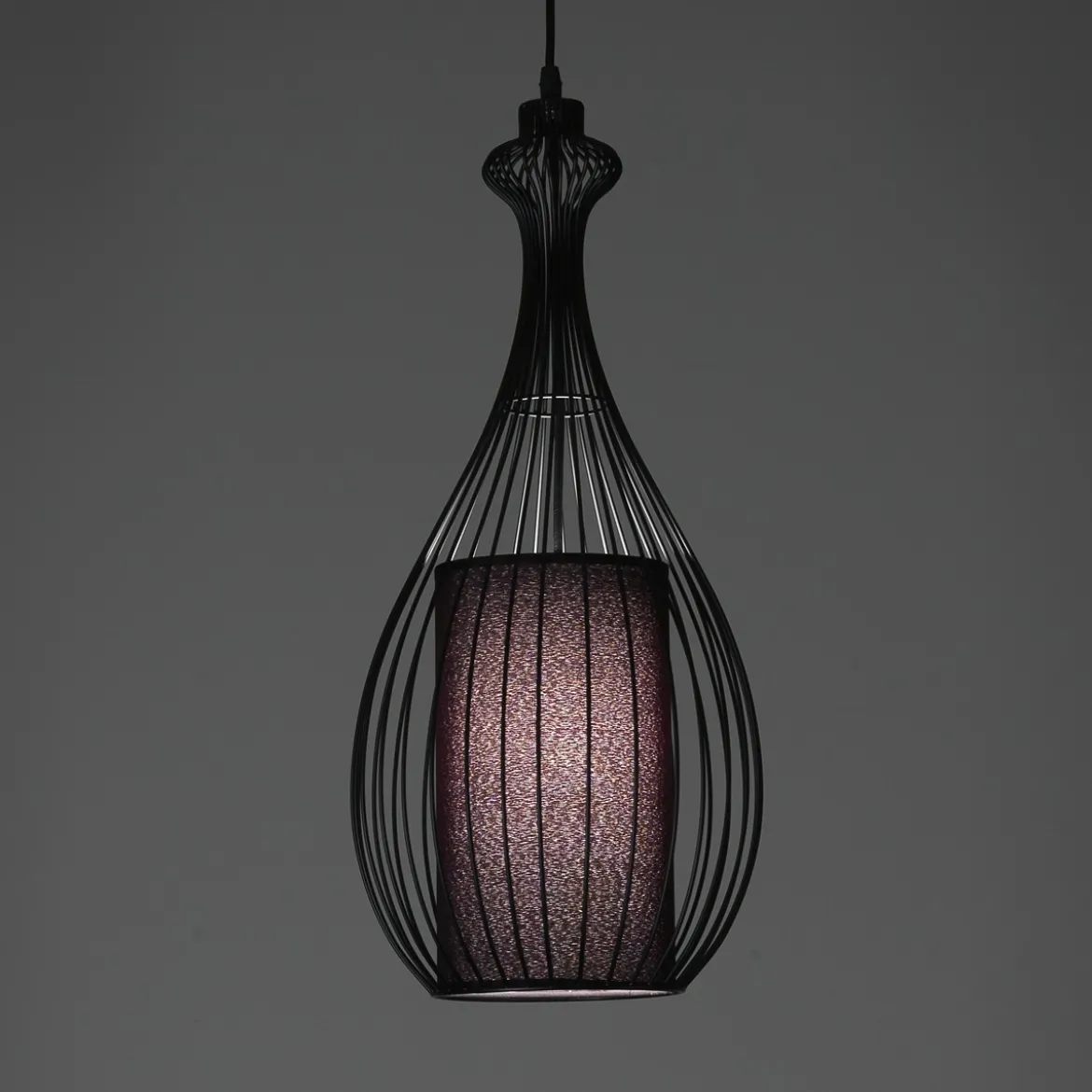 Cathedral c lampadario in metallo nero opaco con paralume in filo di acciaio e tessuto nero d24 h56 cm