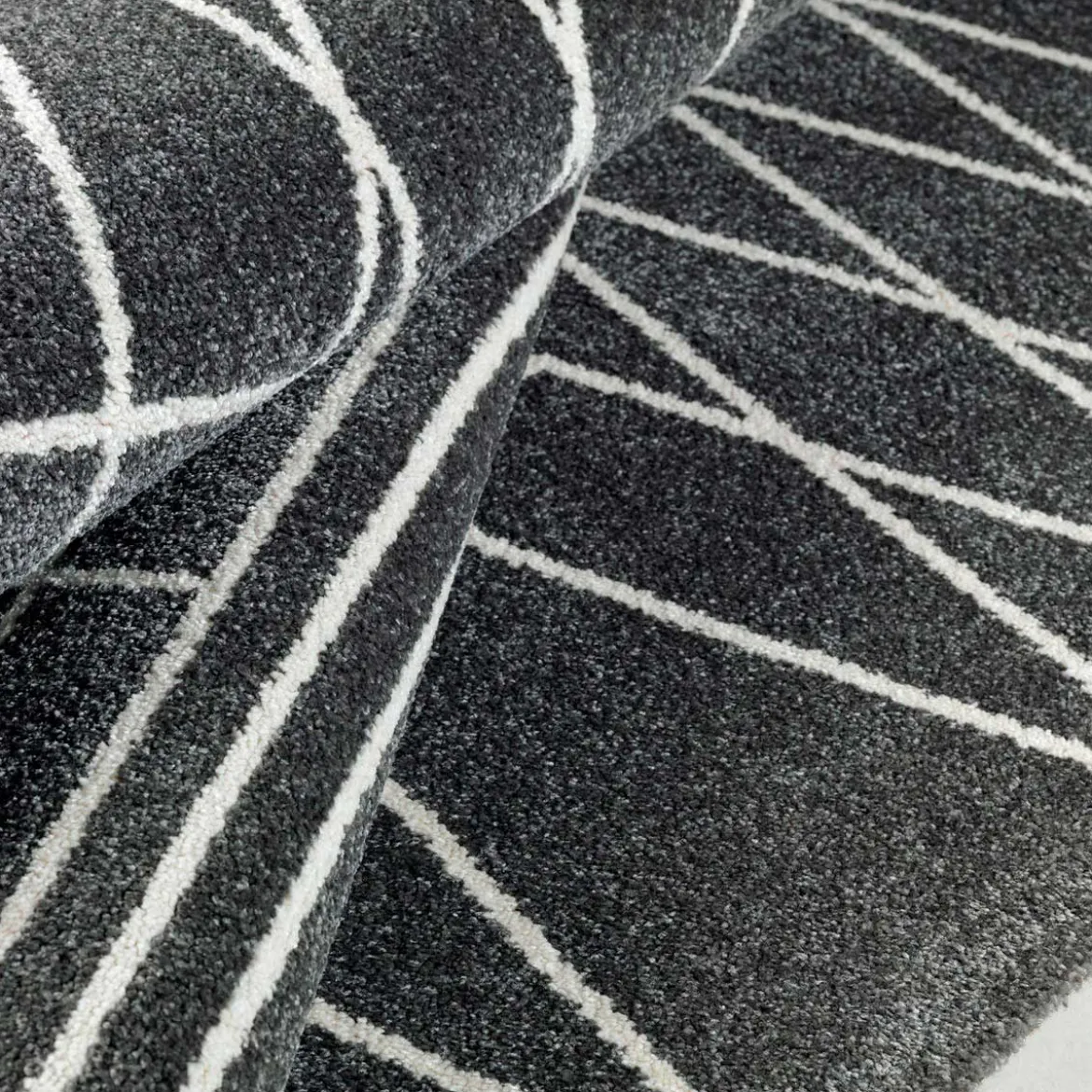 City grey black 15 tappeto 100% polipropilene cm 133 x 190