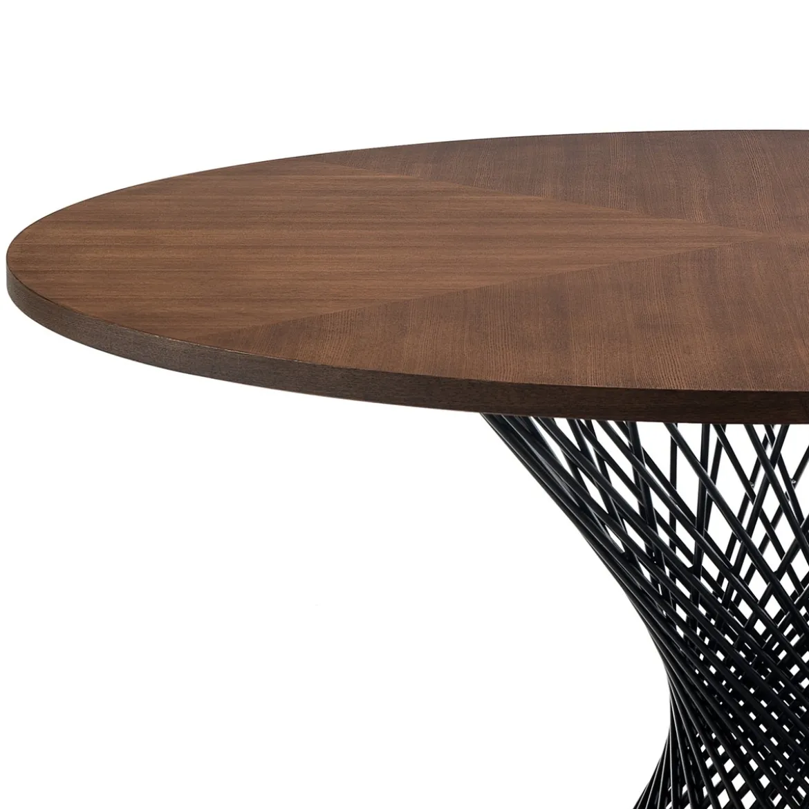 Clew Tavolo Rotondo in legno finitura Noce scuro e base in metallo nero opaco diametro 137 cm