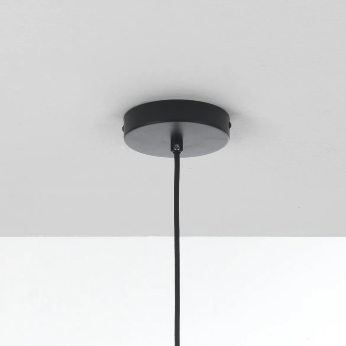 Devon lampadario in metallo verniciato nero e ottone con cavo regolabile 82x40 h50 cm