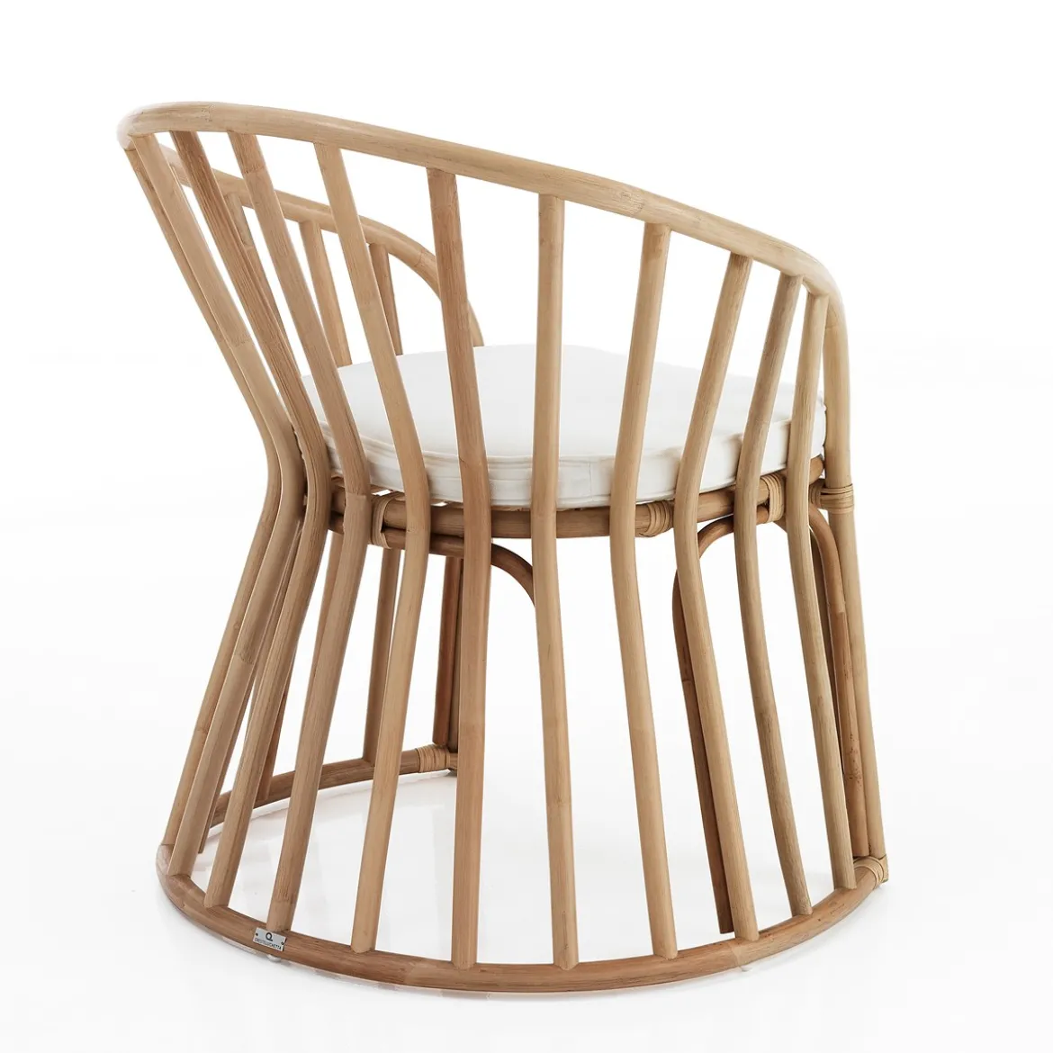 Durga poltroncina in rattan cuscino in saia bianco 70x60xh85 cm