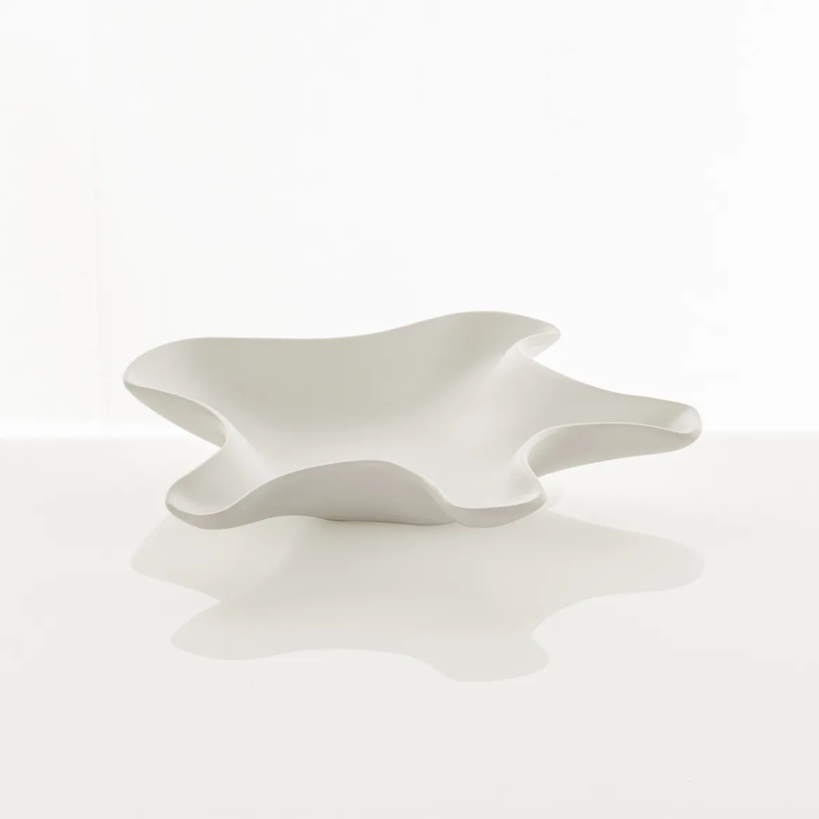 Ely centrotavola / svuotatasche in ceramica colore bianco finitura opaca 28x28x6 cm