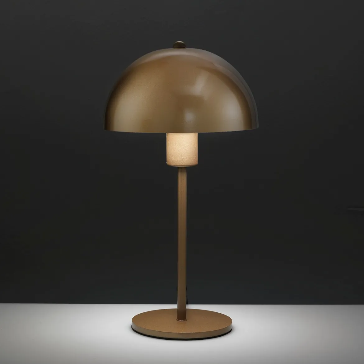 Flip gold lampada da tavolo acciaio verniciato oro metallizzato d20 h37