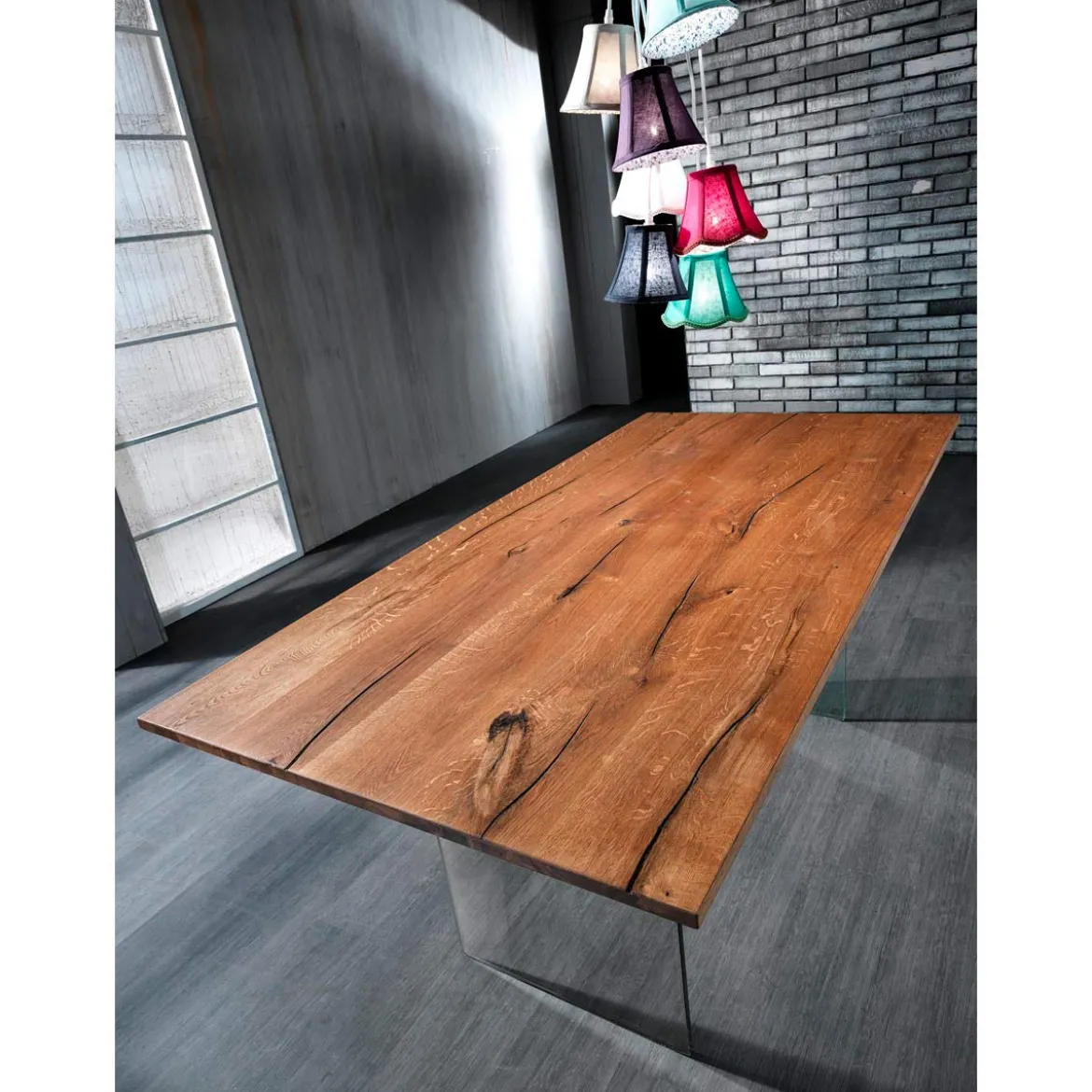 Float Tavolo Scrivania in Legno Massello finitura Rovere con gambe in Vetro Temprato, 180 x 90 x h 76 cm