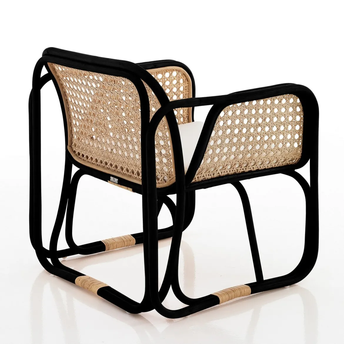 Hamsa black poltroncina in rattan cm l68 p68 h76 adatto per ambienti interni esterni