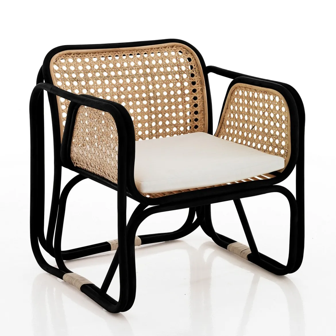 Hamsa black poltroncina in rattan cm l68 p68 h76 adatto per ambienti interni esterni