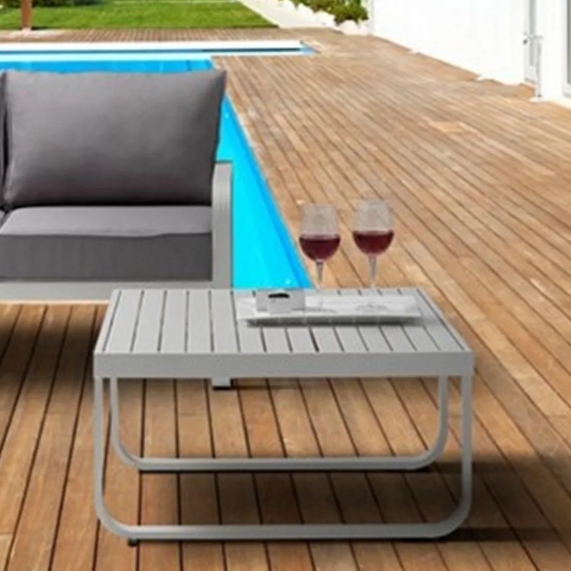 Ischia tavolino in alluminio verniciato bianco avorio opaco cm h40 l80 p80