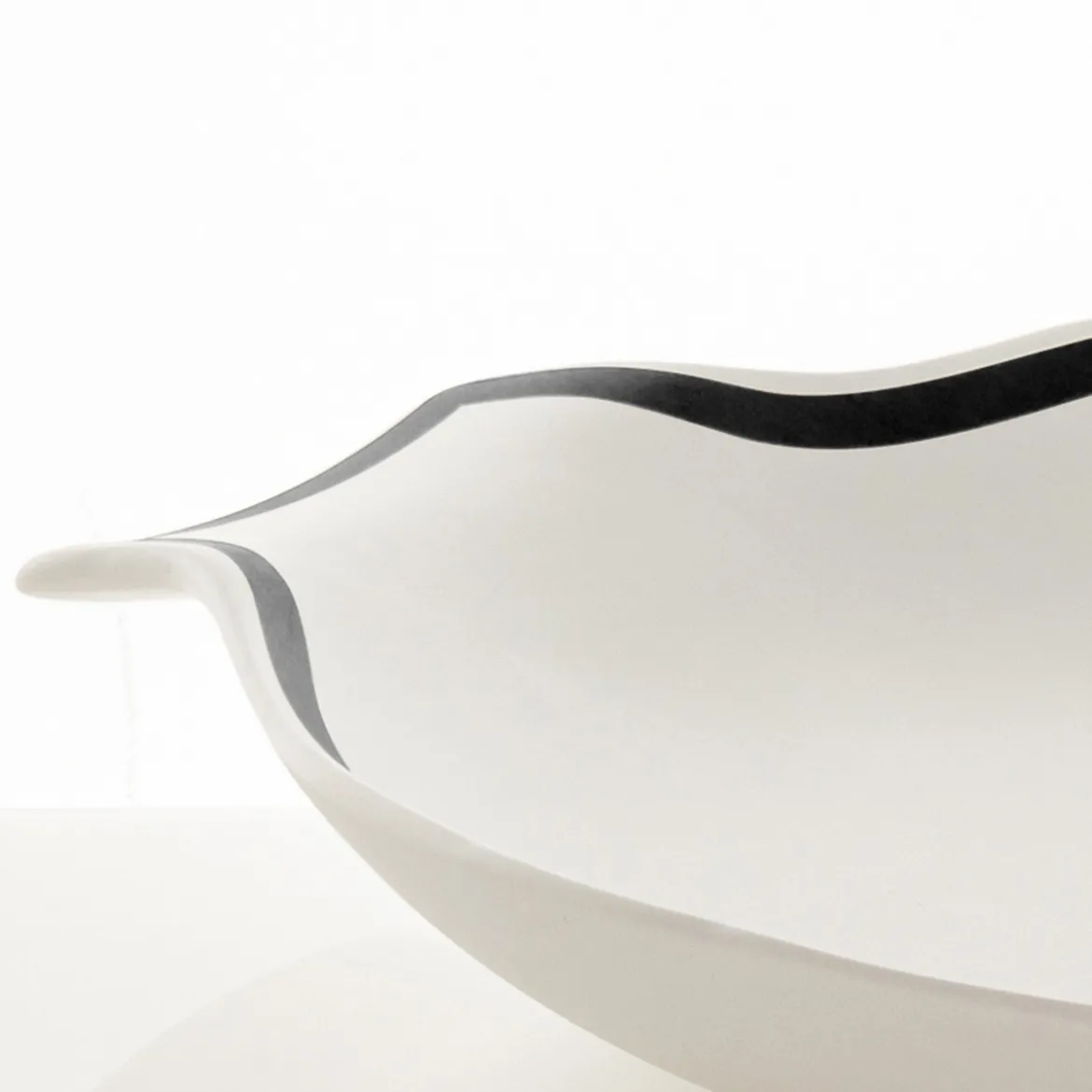 Linea centrotavola / svuotatasche in ceramica colore bianco opaco 31x35x65 cm