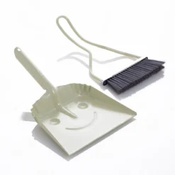 Litte smilly white set pulizia paletta scopino in metallo avorio lucido