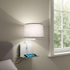 Nio white applique bianca in metallo bianco opaco con presa usb 22x24 h34 cm
