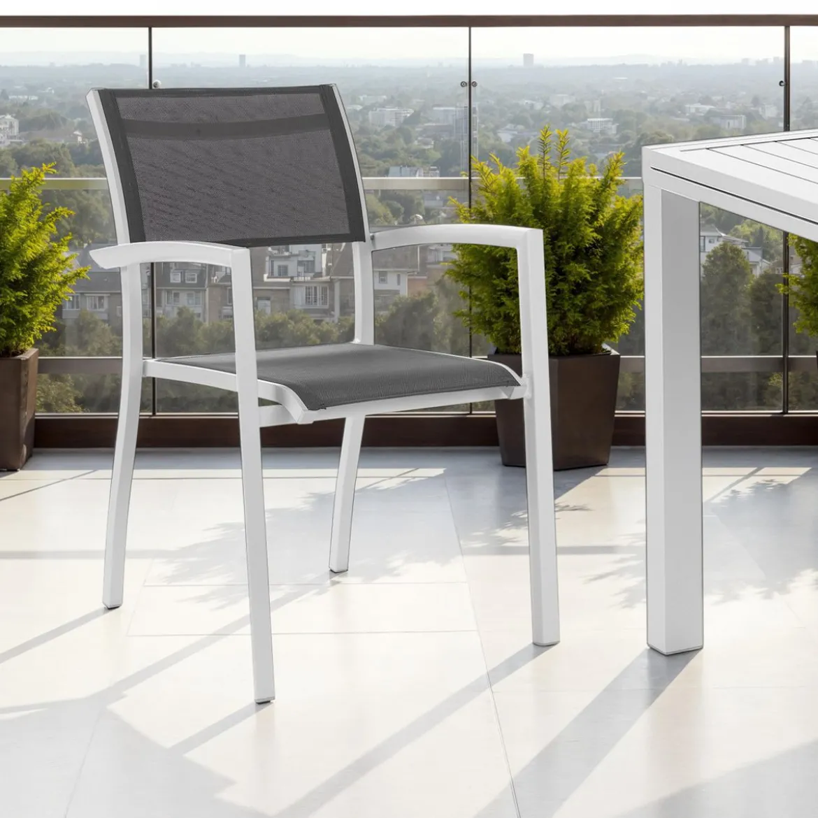 Nydri sedia con braccioli interno e esterno in alluminio bianco opaco e tessuto grigio 56x62xh86 cm