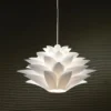 Petalo lampadario in polipropilene bianco con filo regolabile d50 h29 cm