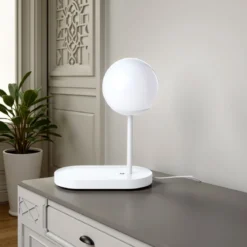 Pogo gigo lampada da tavolo in acciaio bianco opaco accensione touch con presa usb 26x14 h33 cm