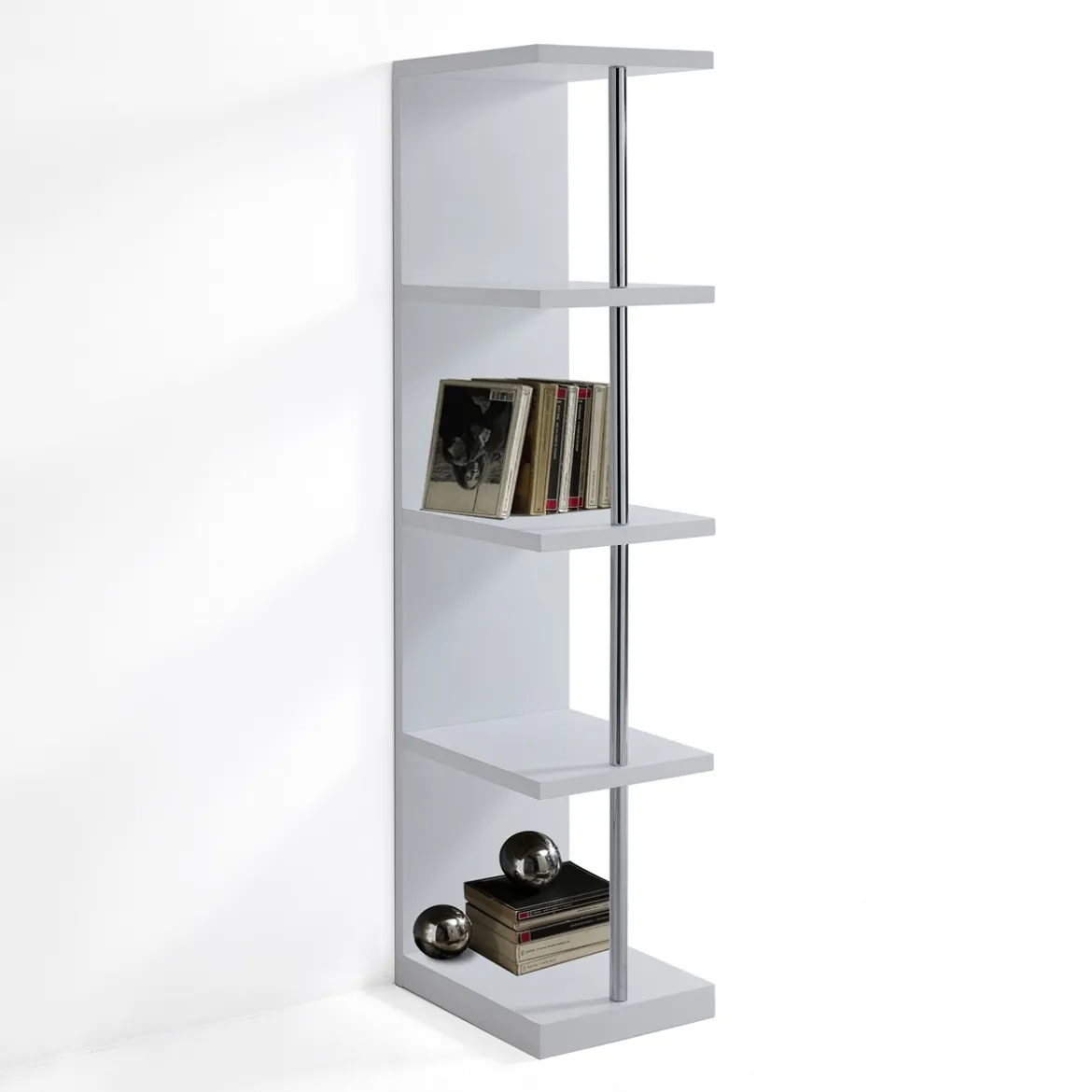Rake libreria laccata bianco opaco e metallo cromato 30x37.5xh139 cm