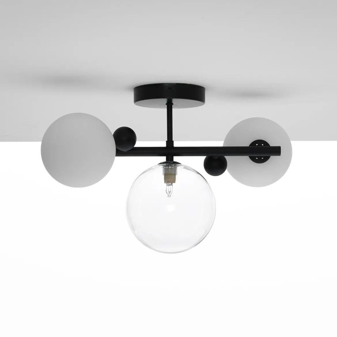 Roy lampadario / applique acciaio verniciato nero opaco 3 sfere in vetro 41x27xh27 cm