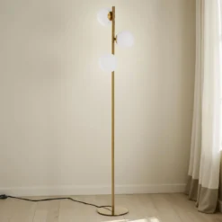 Street brass lampada da terra ottone in acciaio finitura ottone sfere in vetro bianco d30 h160 cm