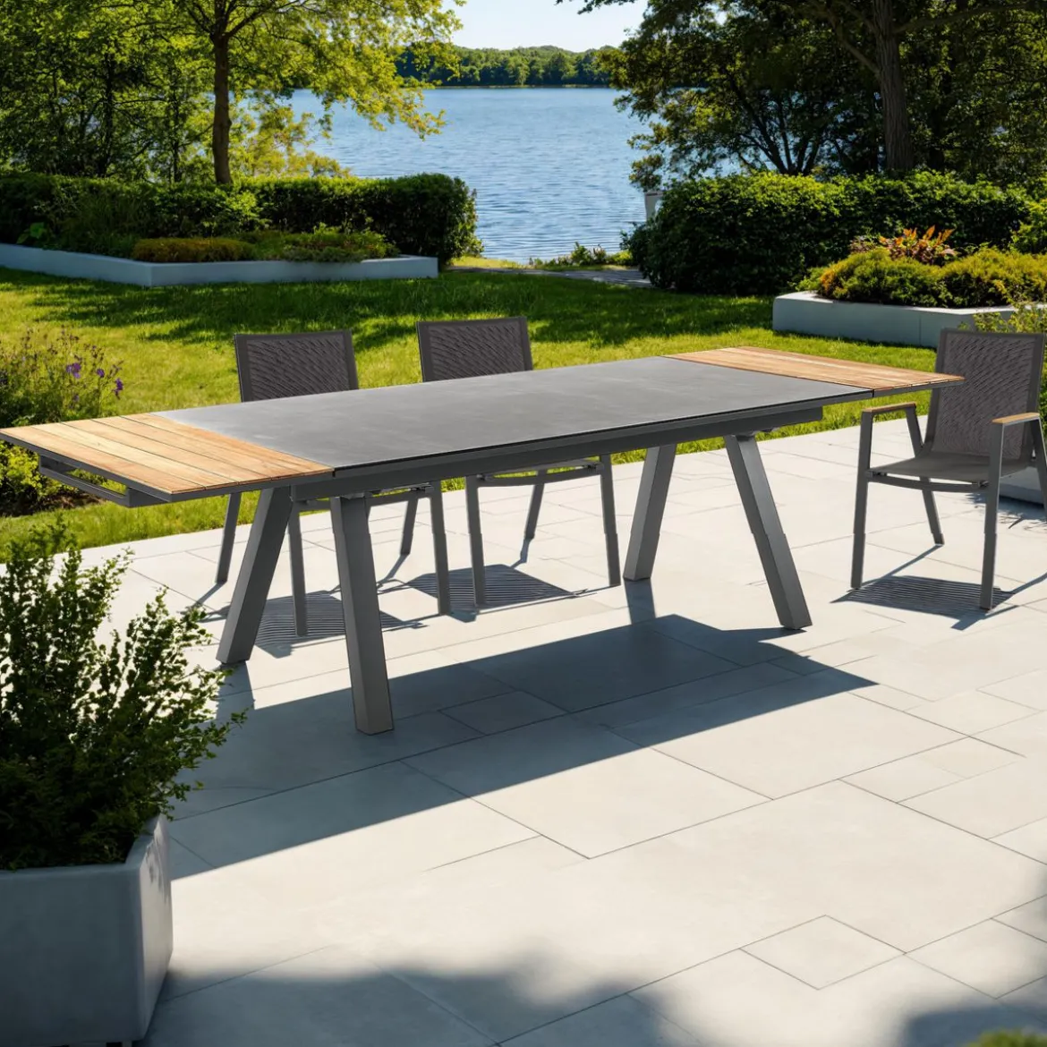 Thilia tavolo allungabile in alluminio antracite opaco piano in vetro colore antracite 200-290x100xh76 cm