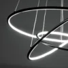 Three rings lampadario led in alluminio nero opaco con filo regolabile d80 h92 cm