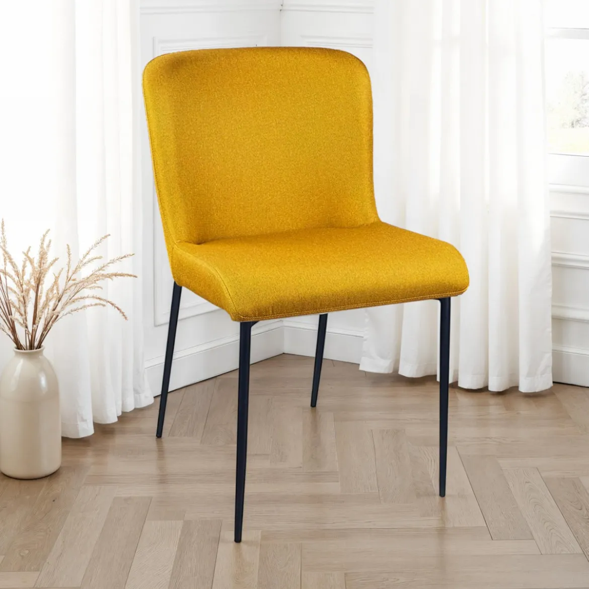 Tryun Yellow sedia Imbottita tessuto giallo struttura metallo nero opaco h82 l49 p59