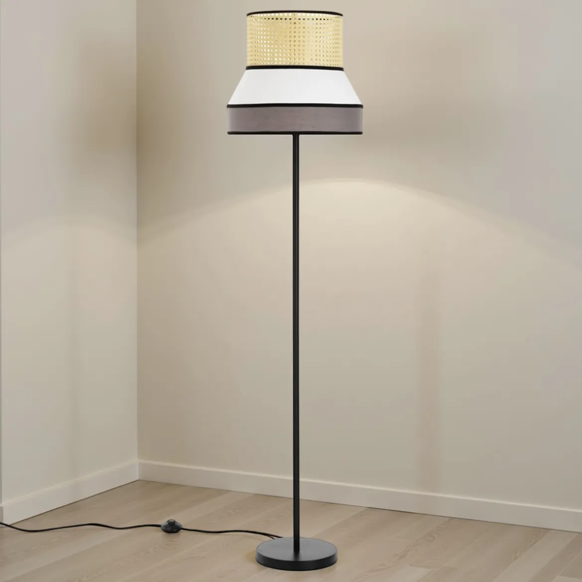 Wien lampada da terra in metallo nero opaco con paralume rivestito in tessuto grigio bianco d40 h160 cm