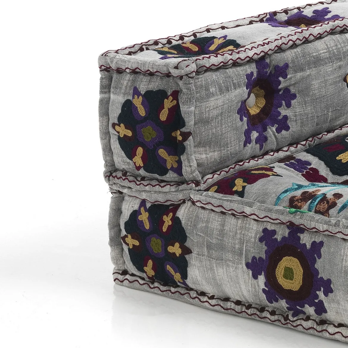Yara dark grey elemento angolare in cotone dark grey con ricami e decorazioni artigianali 80x80x40 cm