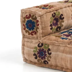 Yara sand elemento angolare in cotone sand decorato con cuciture artigianali 80x80x40 cm